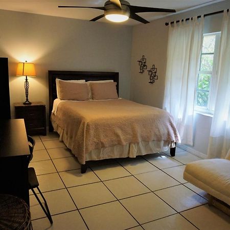 Jupiter Waterfalls - Newly Updated - Tiki Hut, Fire Pit, Kitchen, Pool Heater And More Buitenkant foto