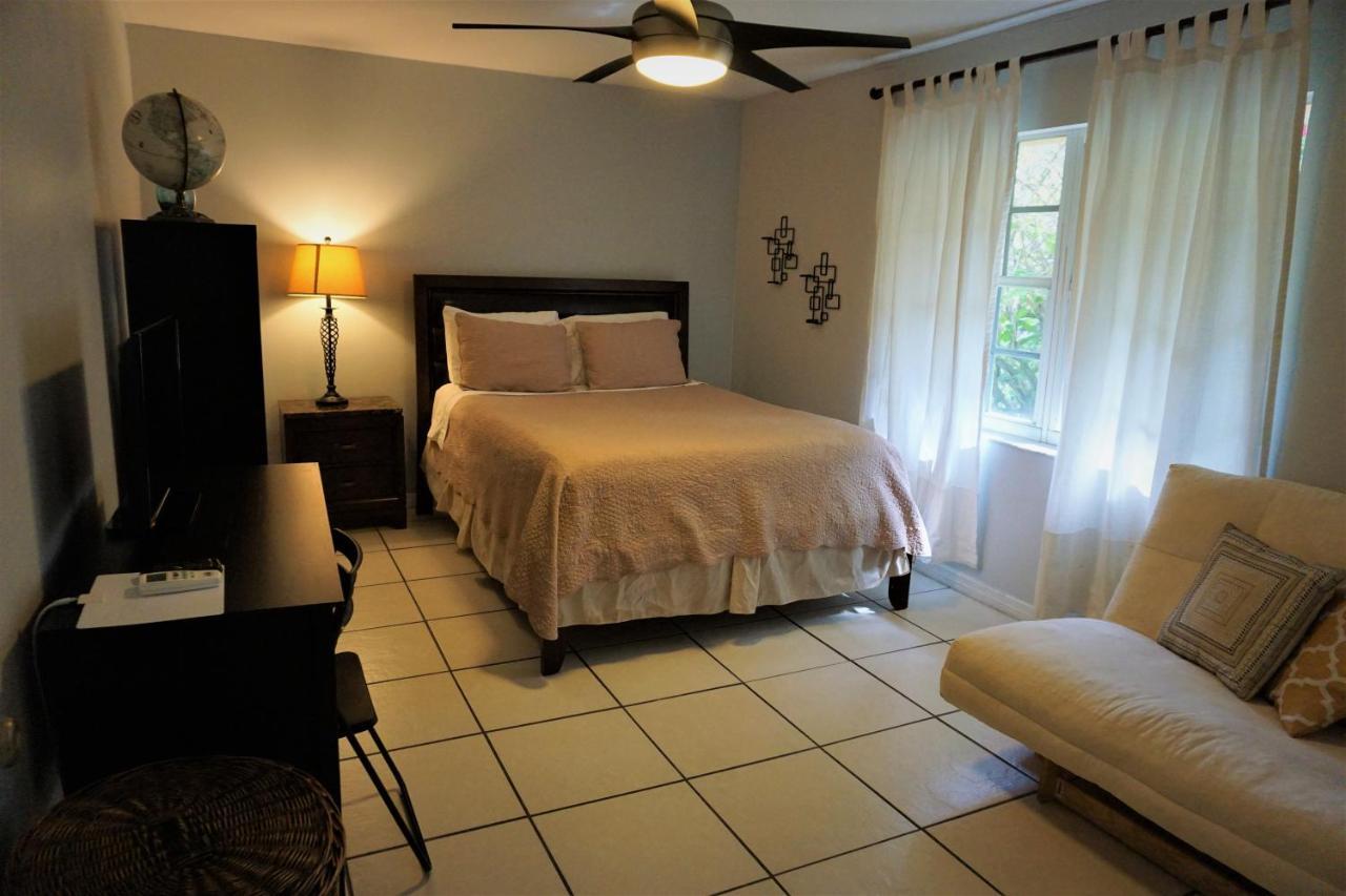 Jupiter Waterfalls - Newly Updated - Tiki Hut, Fire Pit, Kitchen, Pool Heater And More Buitenkant foto